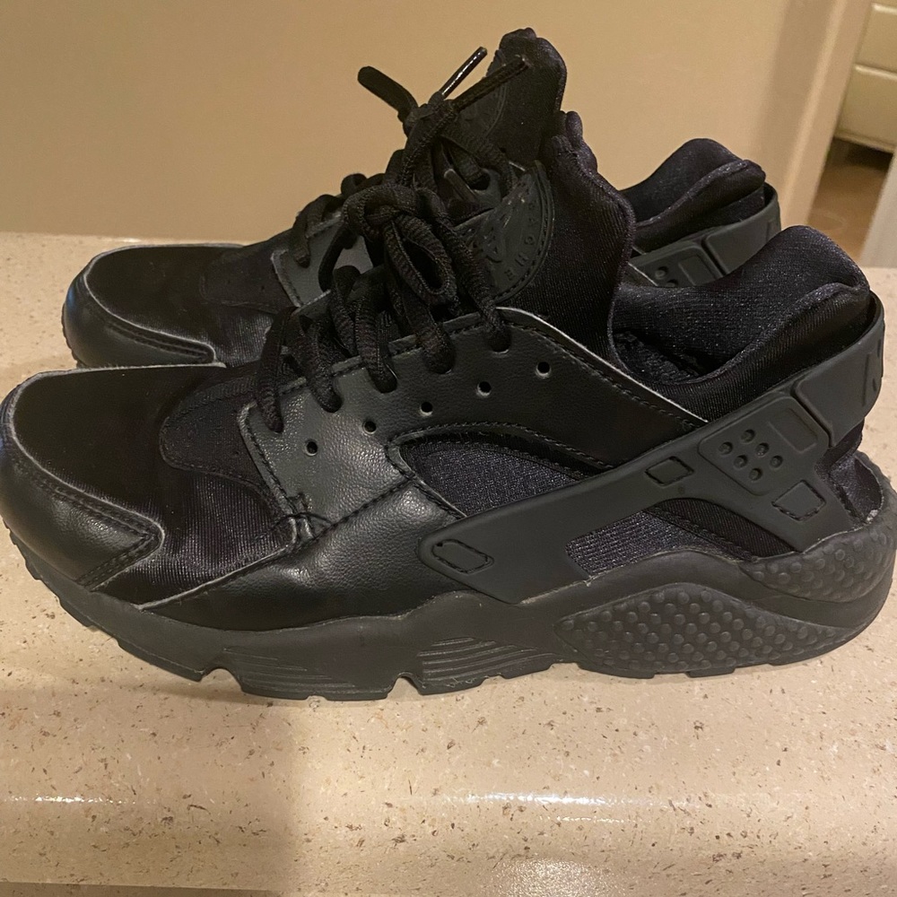 Black Nike Hurache